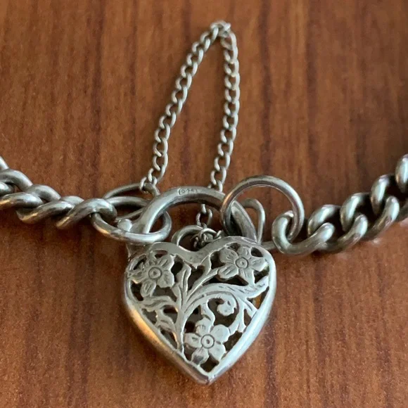 Sterling Silver Heart Charm Bracelet .925 - Picture 4 of 7